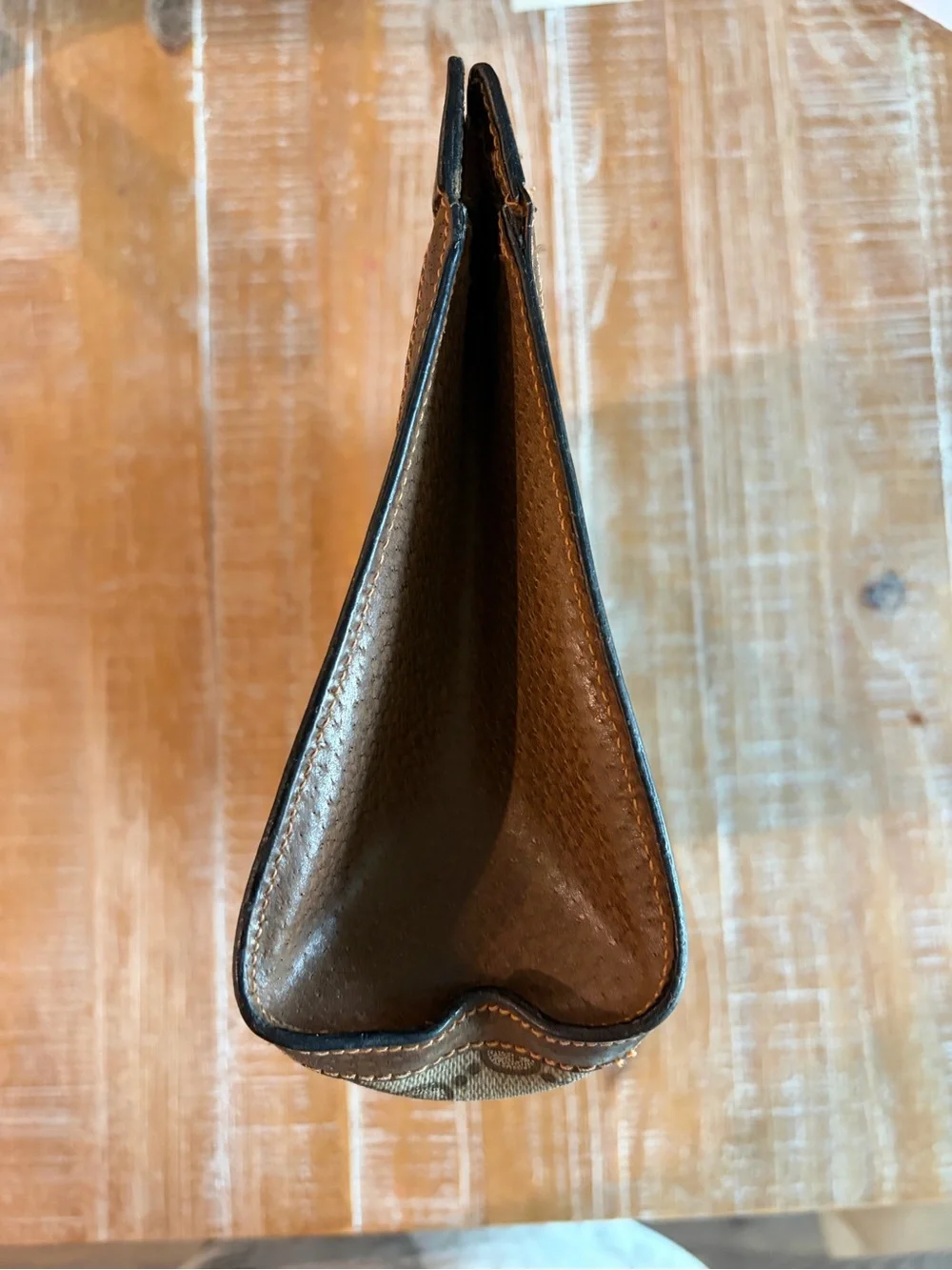 Vintage Gucci GG Supreme Portfolio Clutch Brown Leather Accessory Collection